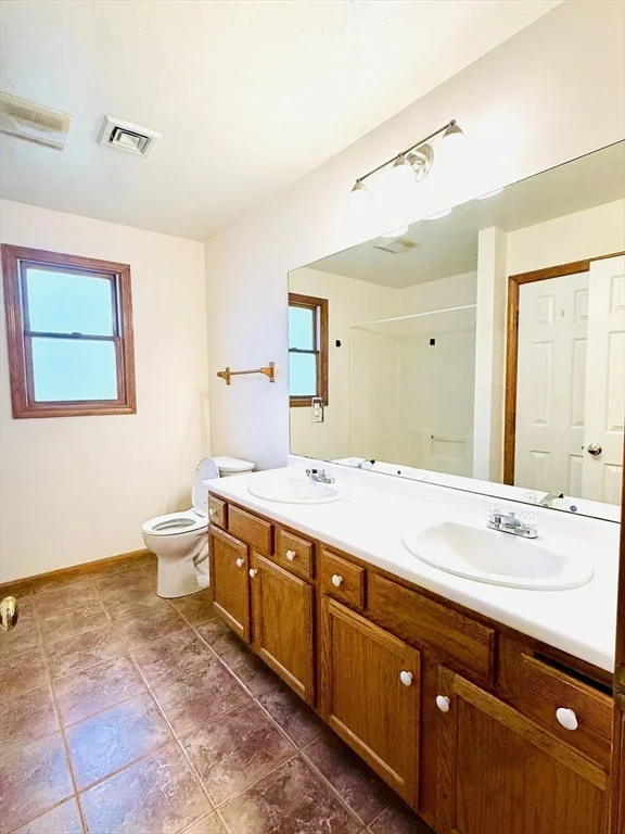 1693 Main St, Weymouth