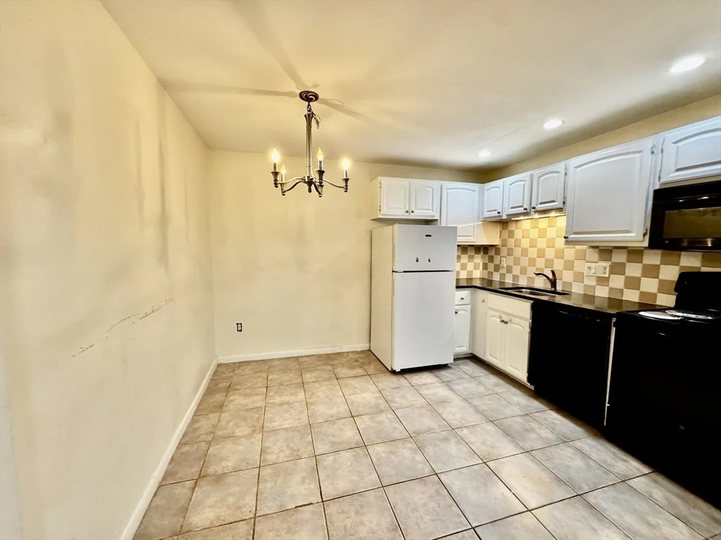 145 Essex Ave, Gloucester