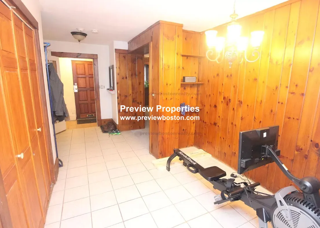 9 Braemore Rd, Brighton
