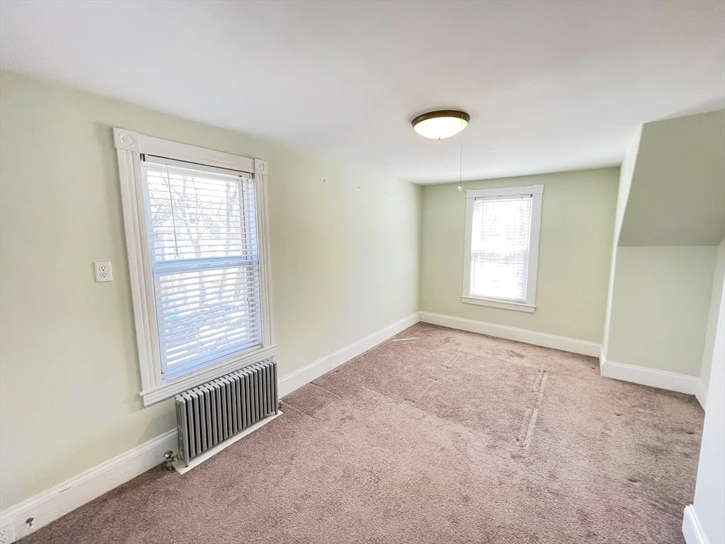 51 Jenness St, Lowell