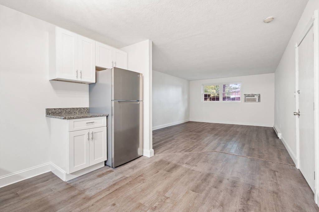 5 Walker Rd, North Andover