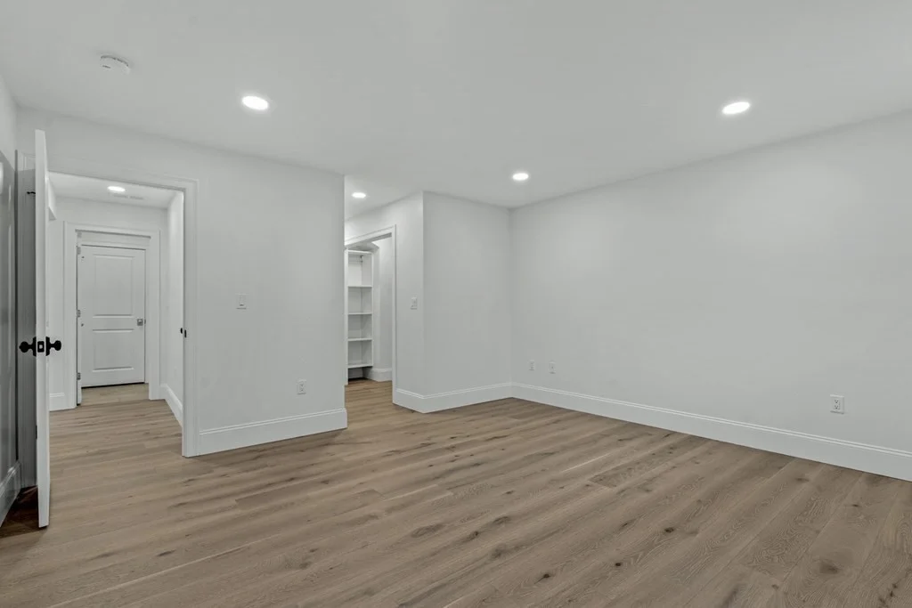 27 Lily Pond Ln, Lexington