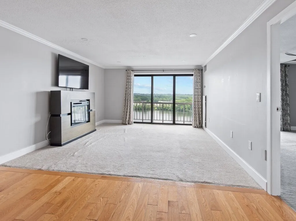 65 Lake Ave, Worcester