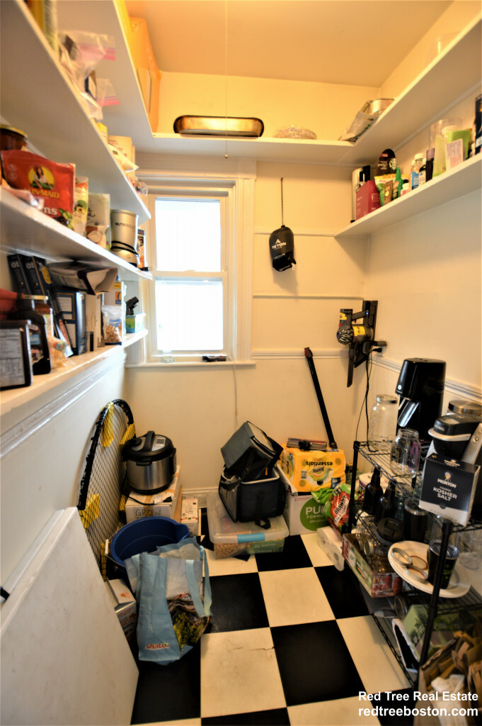 67 Washburn Ave, North Cambridge