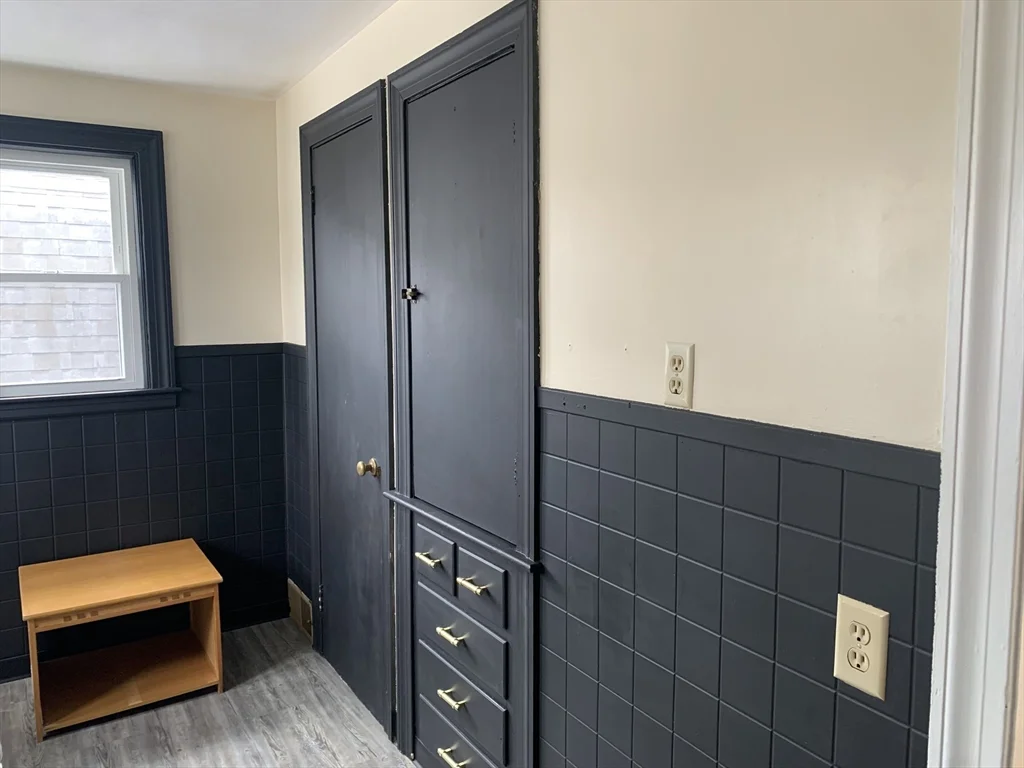 108 Elmwood, Swansea