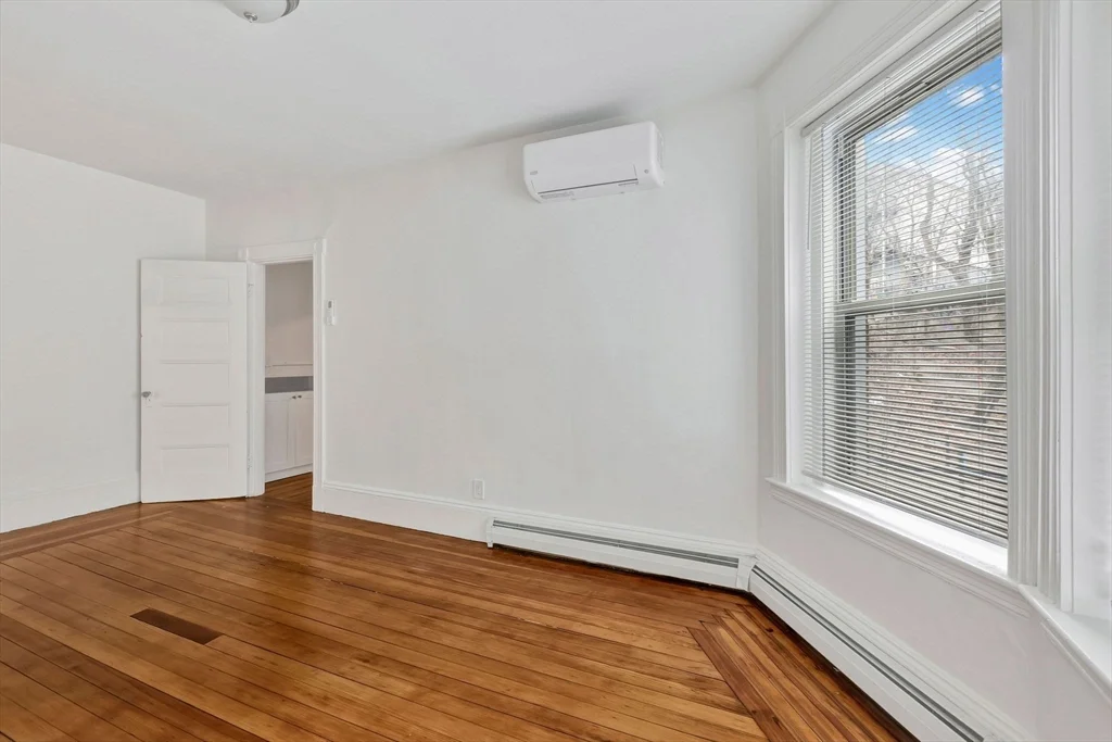 864 Huntington, Mission Hill