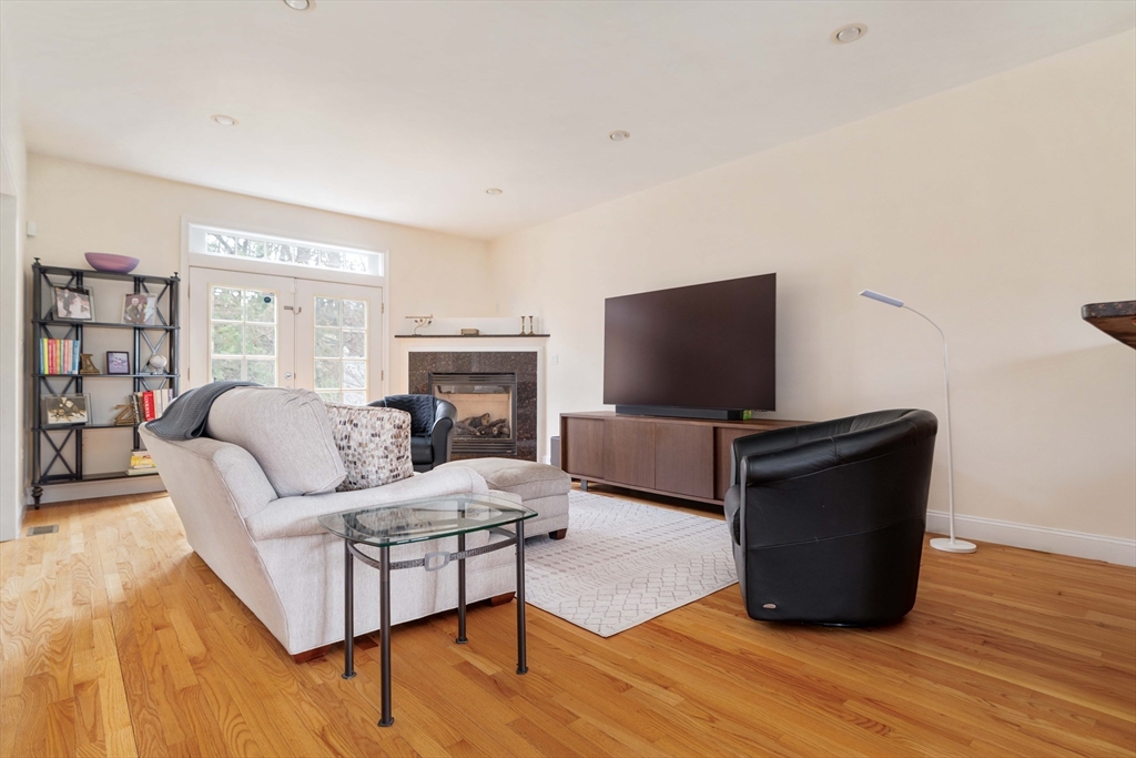 117-1 Florence St, Chestnut Hill