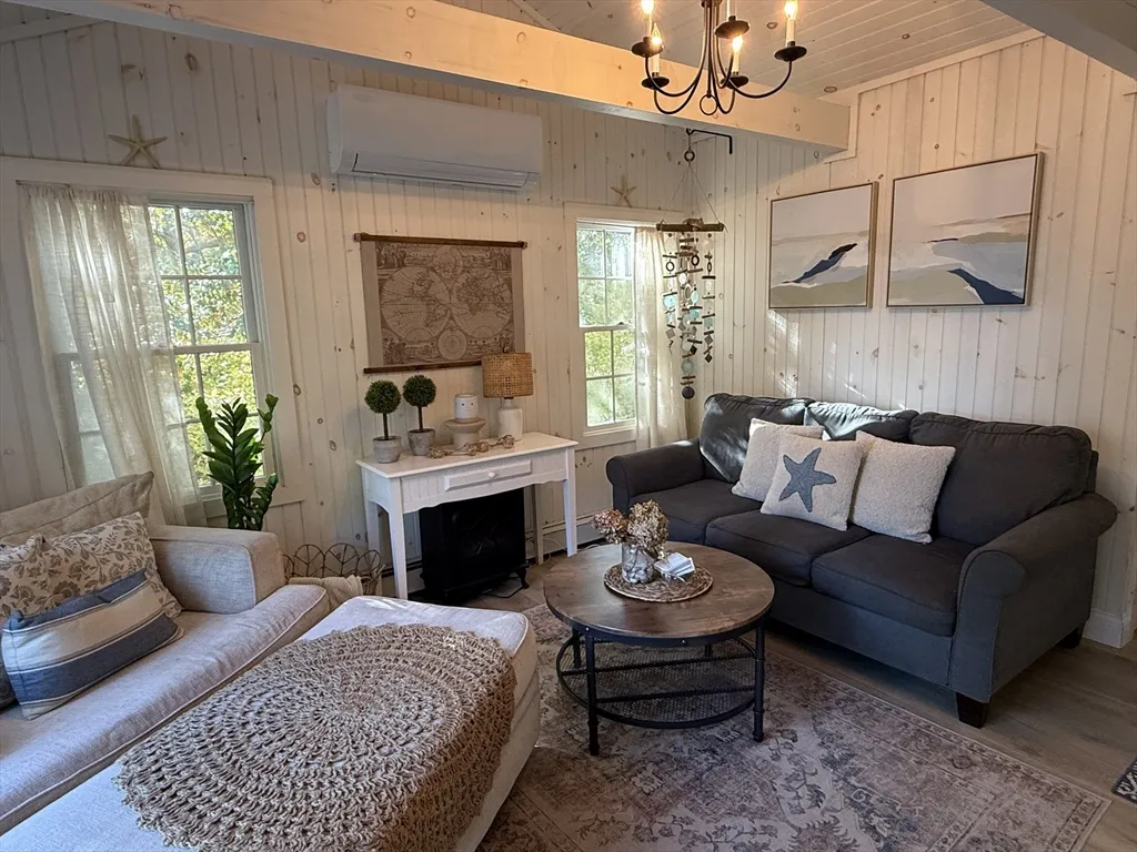 28 Swan Lake Rd, Yarmouth