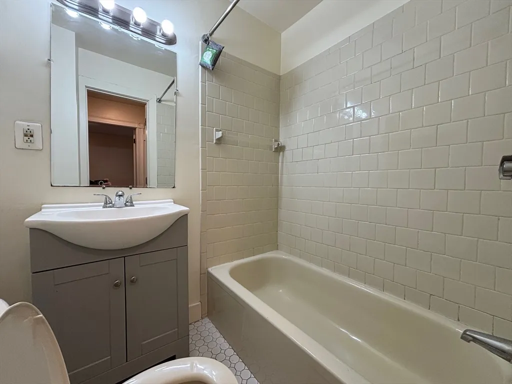 68 Myrtle St, Beacon Hill