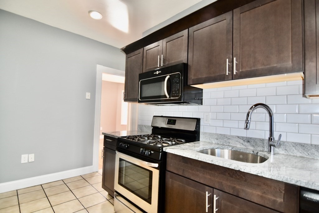 21 Treadway Rd, Dorchester