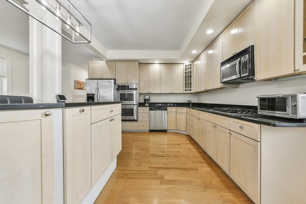 714 E 4th, South Boston