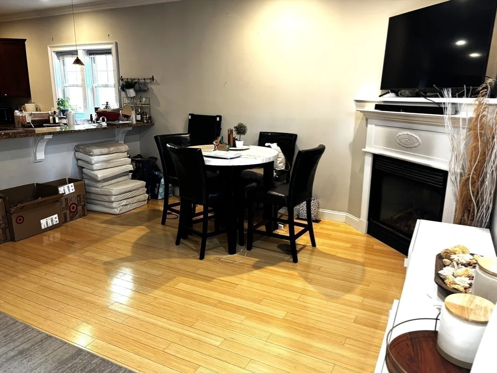 18 Knowlton St, South Boston