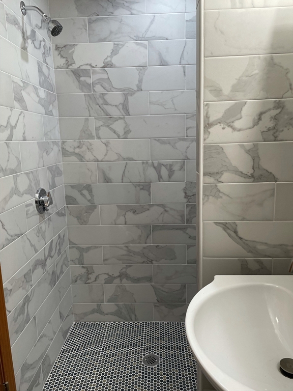 472 Windsor, Inman Square