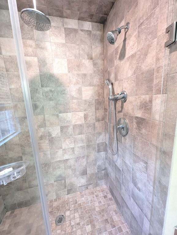 19 Plain St, Franklin