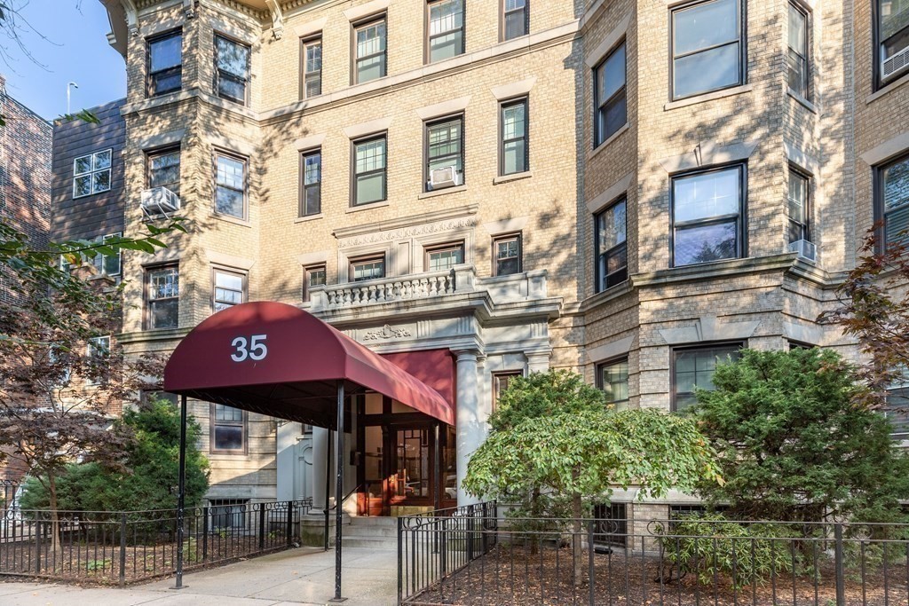 35 Queensberry St, Fenway