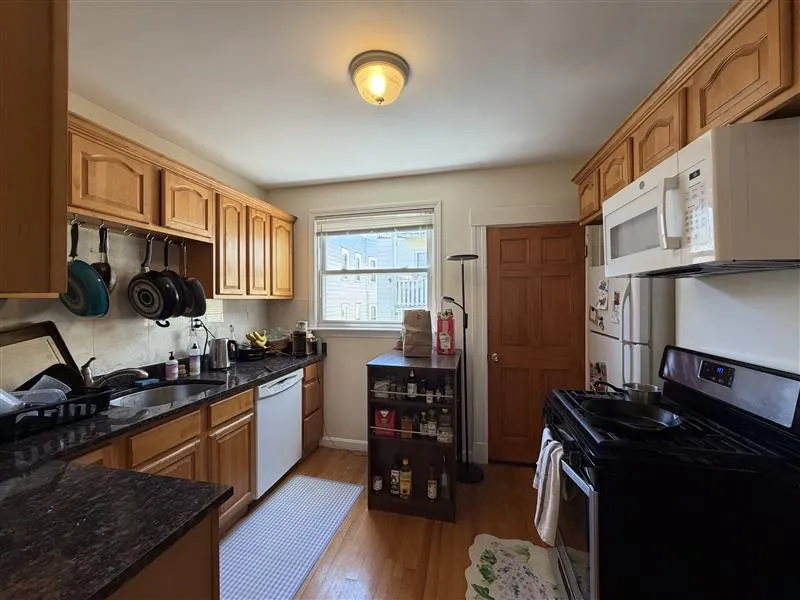 35 Magnus Ave, Ward Two