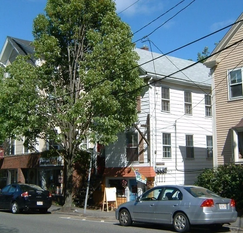 128 Pleasant St, Marblehead