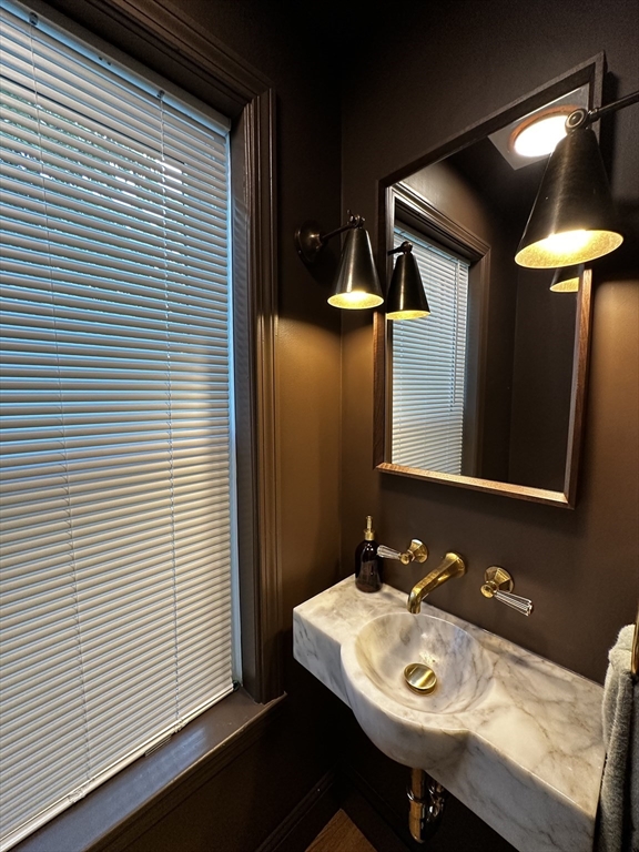 16 Nashua, Magoun Square