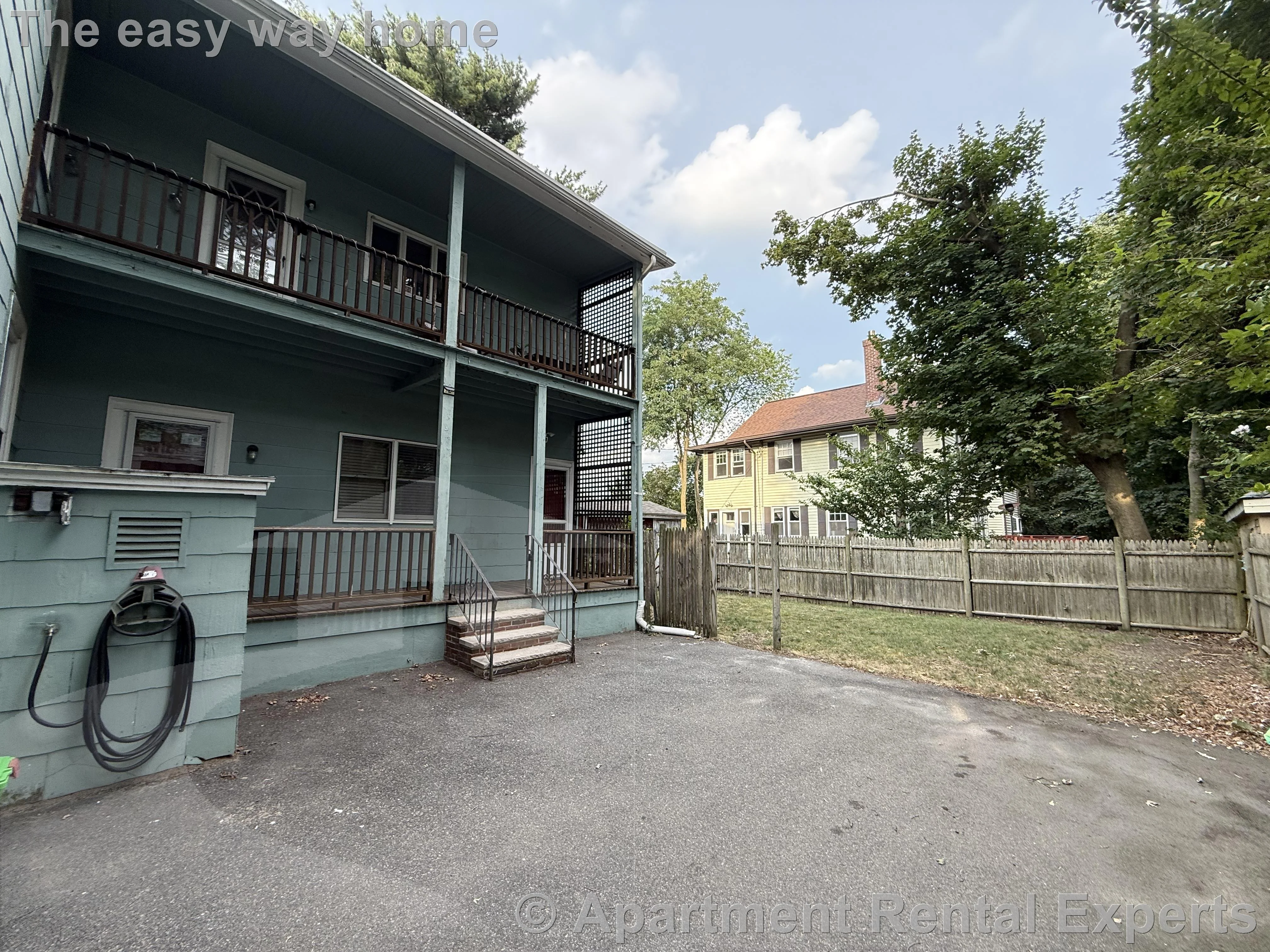 53 Oakland St, Medford Square