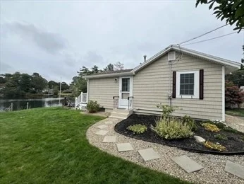 9 Perry Ave, Wareham