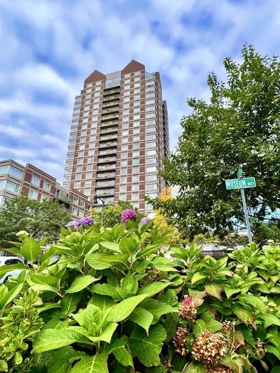 8-10 Museum Way, East Cambridge