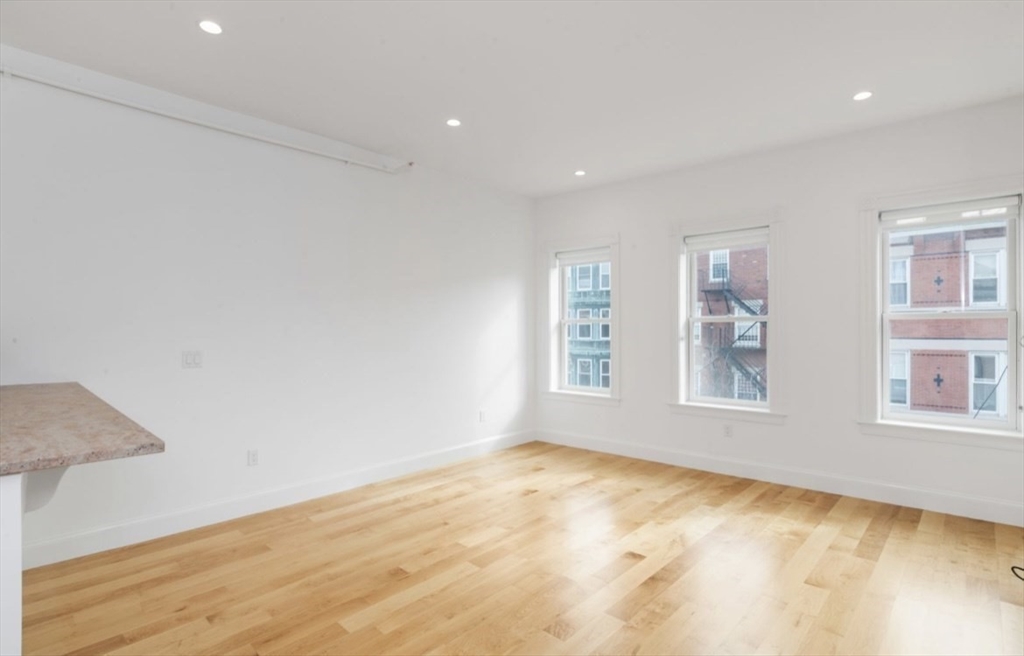 344 Hanover St, North End