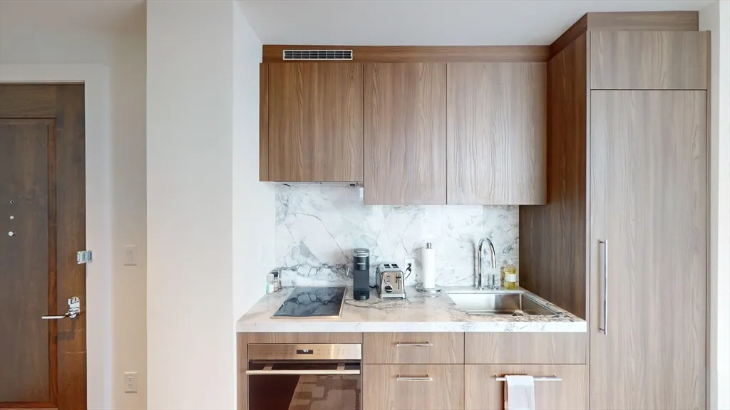 430 Stuart St, Back Bay