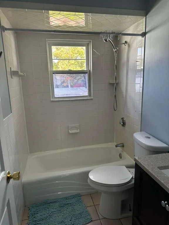 63 Mcgarvey Rd, Stoughton