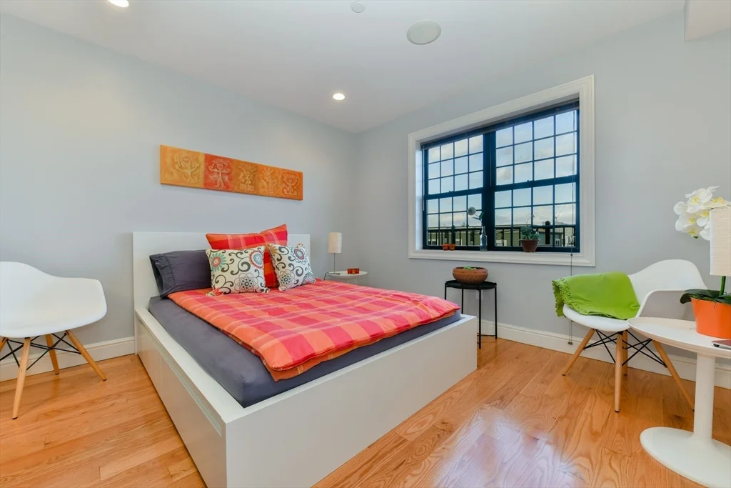 350 W Broadway, South Boston