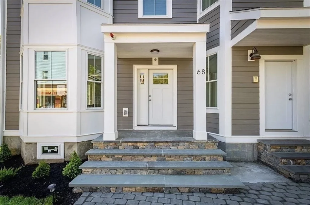 68 Day St, Jamaica Plain