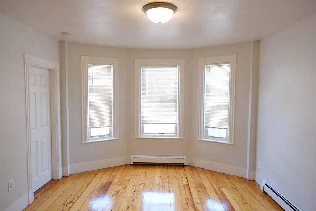 22 Howell St, Dorchester