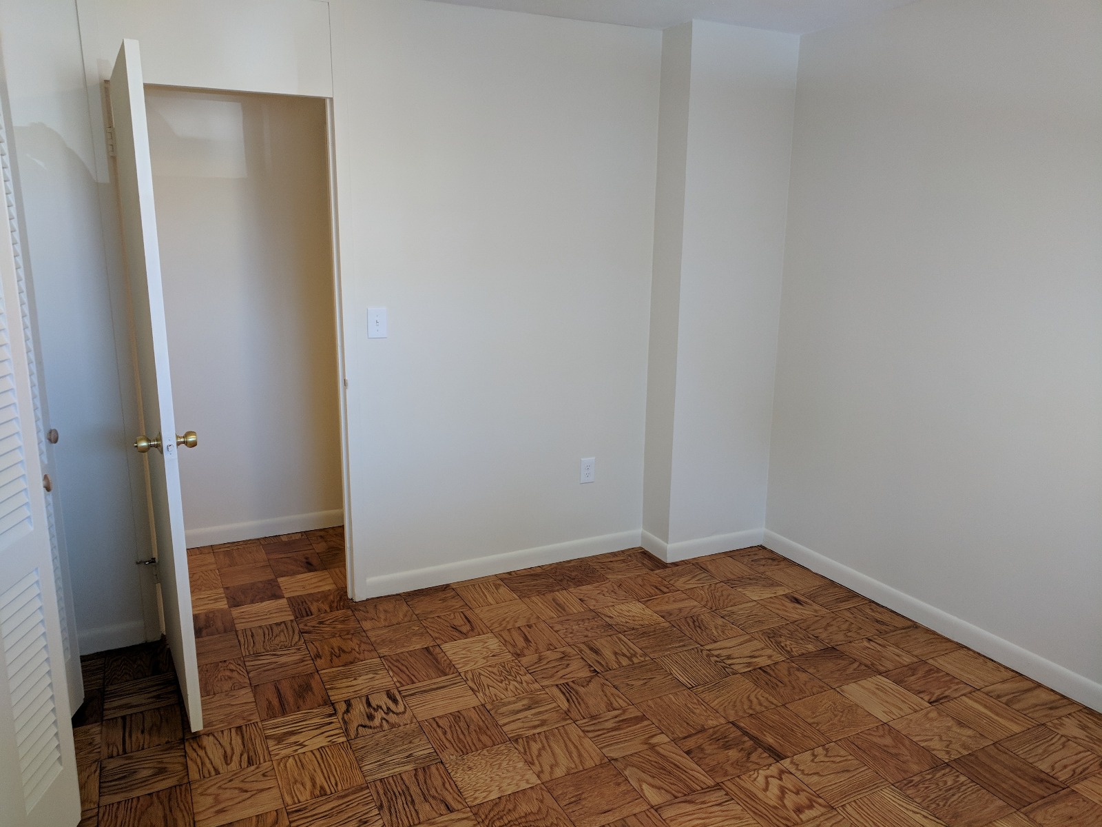 101 Monmouth St, Longwood