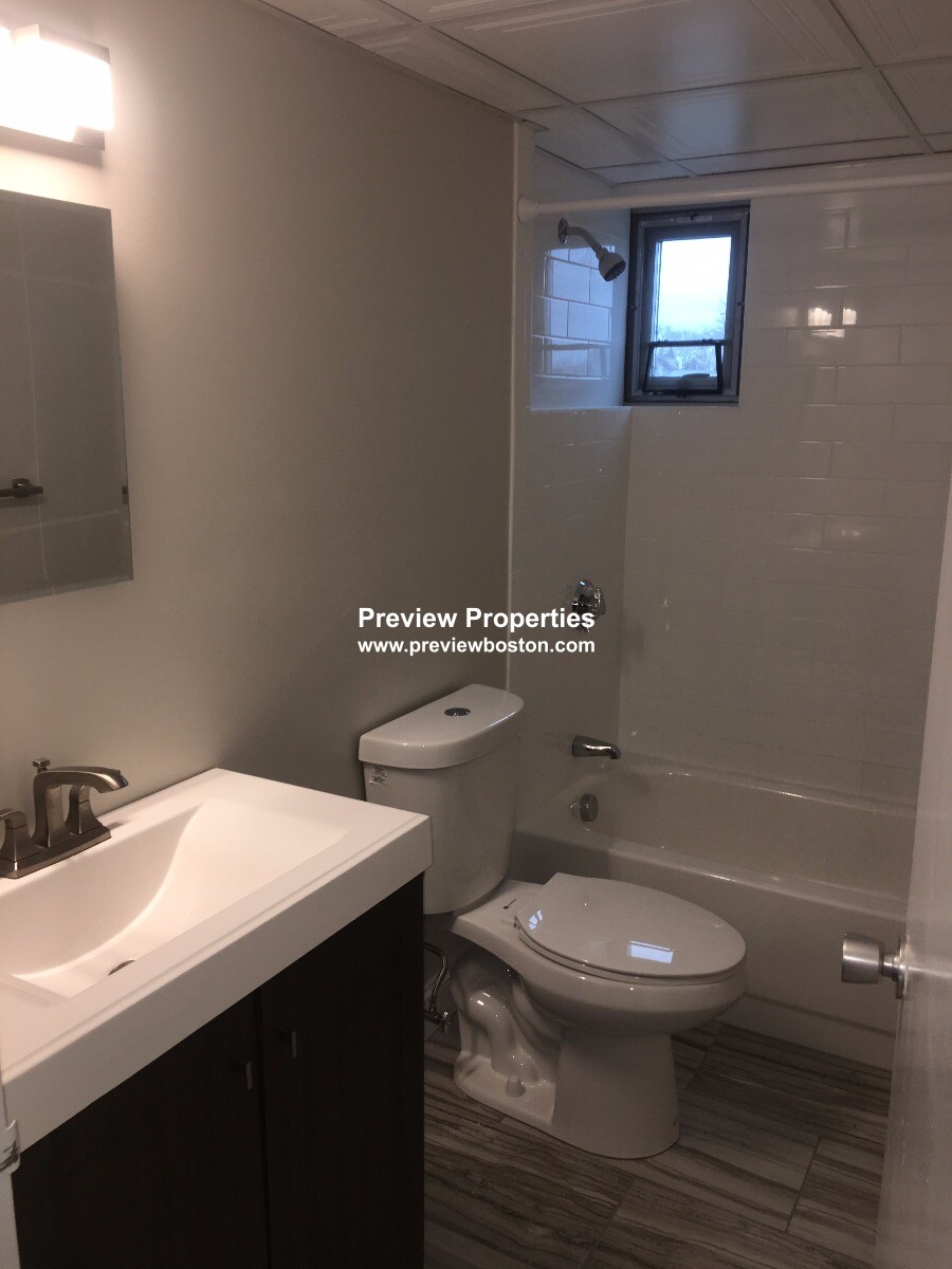 125 Trapelo Rd, Belmont