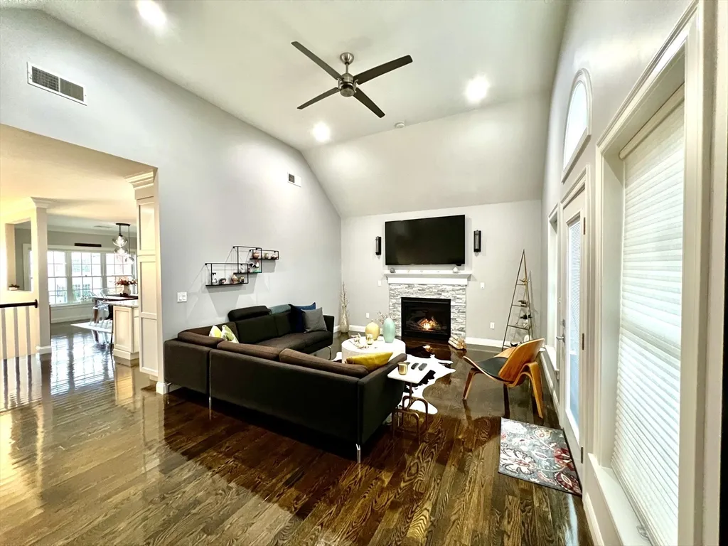 259 Oakwood Ave, Revere