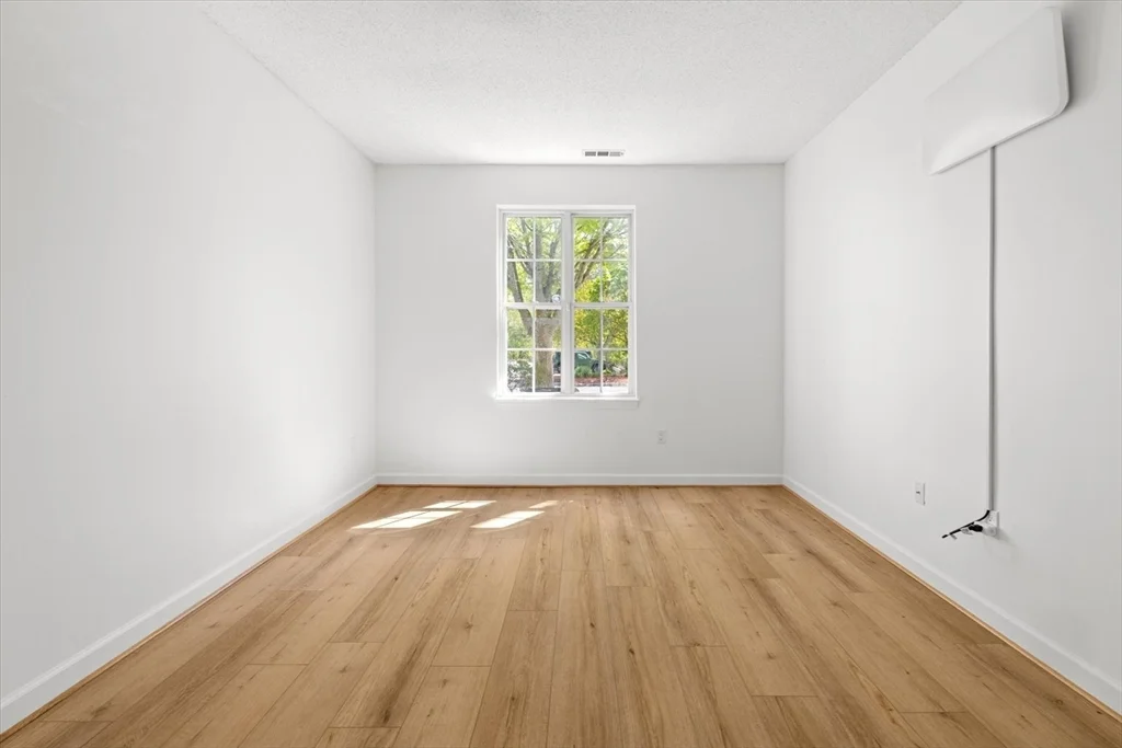 21 Hampshire Rd, Methuen