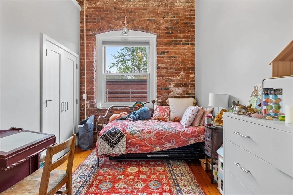 150 Lincoln St, Leather District