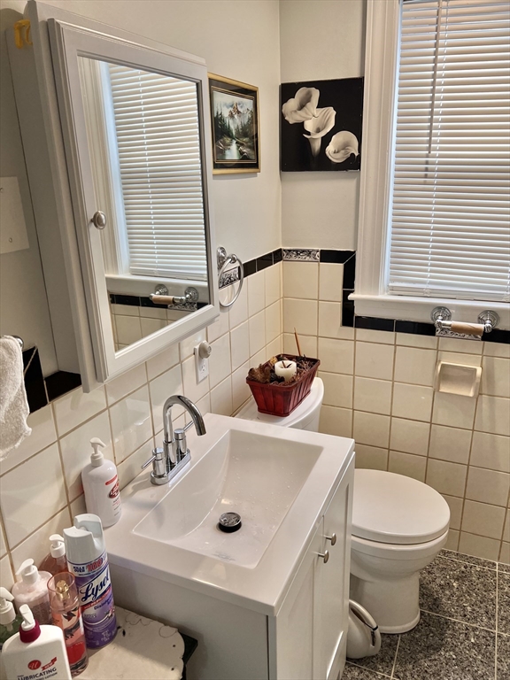 470 Pleasant St, Canton