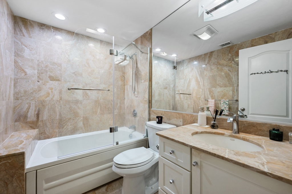 312-320 W 3rd St, South Boston