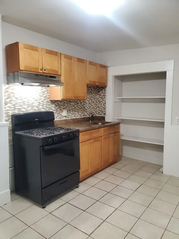 182 Walnut Ave, Roxbury