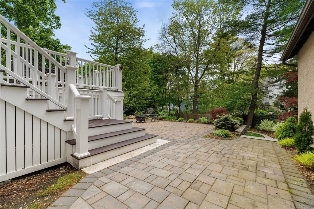21 Clover St, Belmont