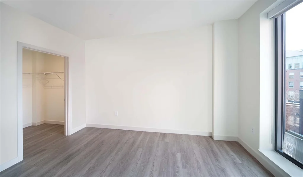 1 Canal St, North End