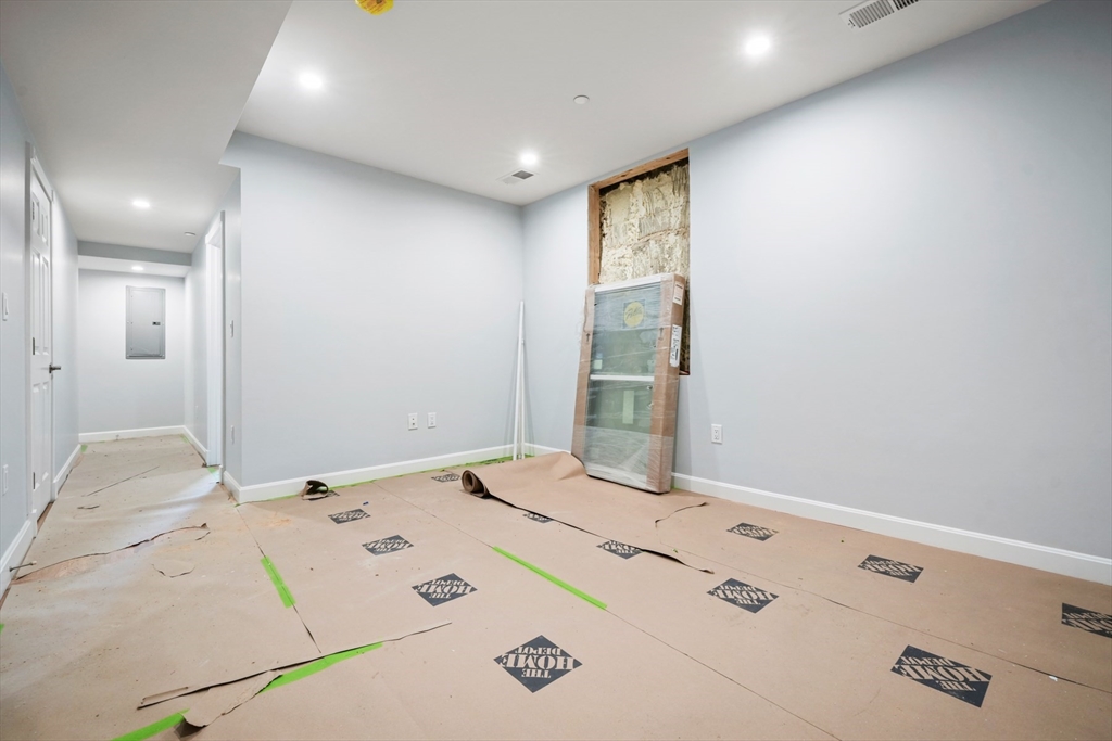 71 Old Harbor St, South Boston