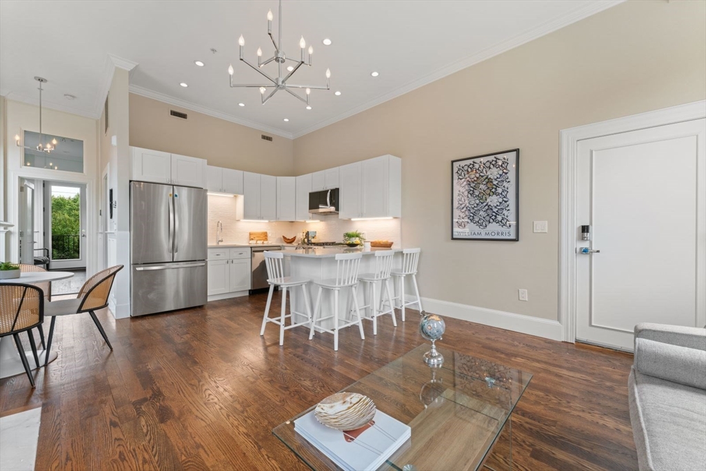 85 Regent St, Roxbury