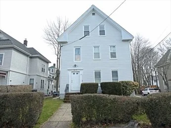 55 Everett St, Middleboro