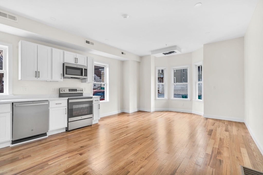 23 Pleasant St, Fitchburg