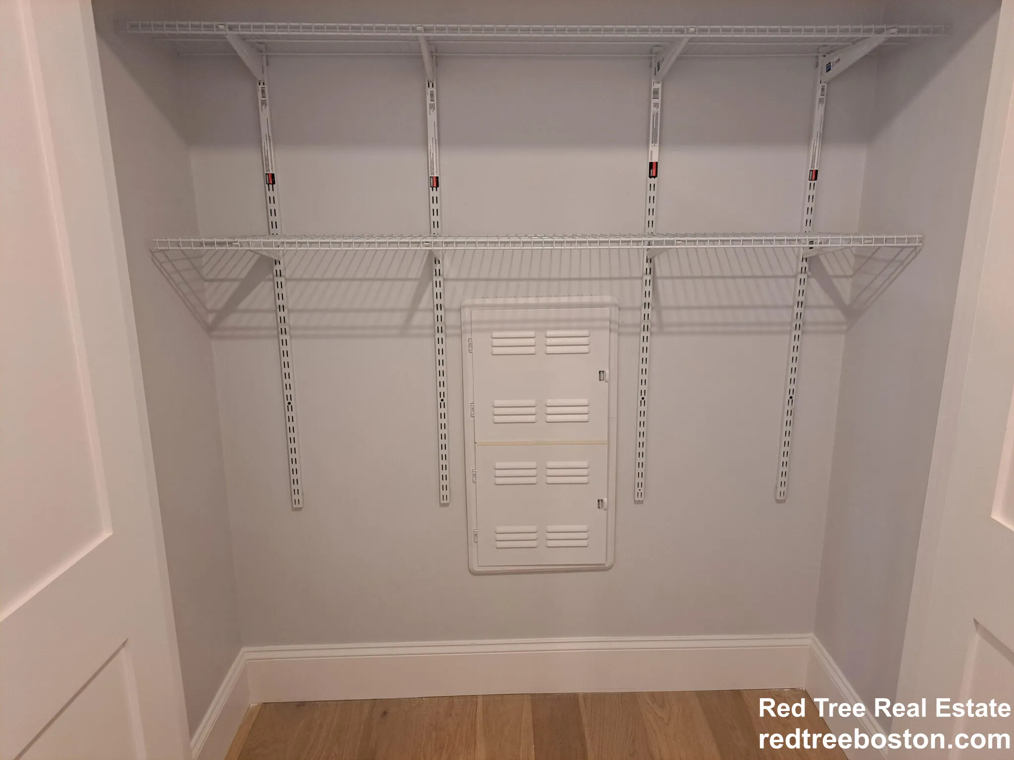 425 Market St, Oak Square