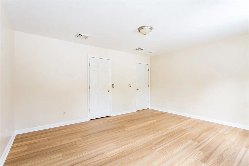 270 New Braintree Rd, West Brookfield