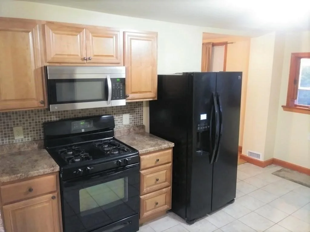 50 Temple St, Somerville