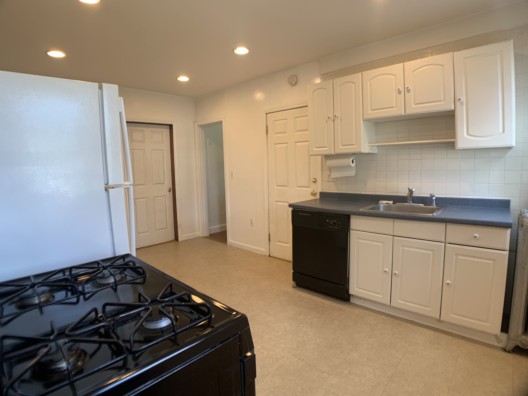 16 Montgomery St, North Cambridge