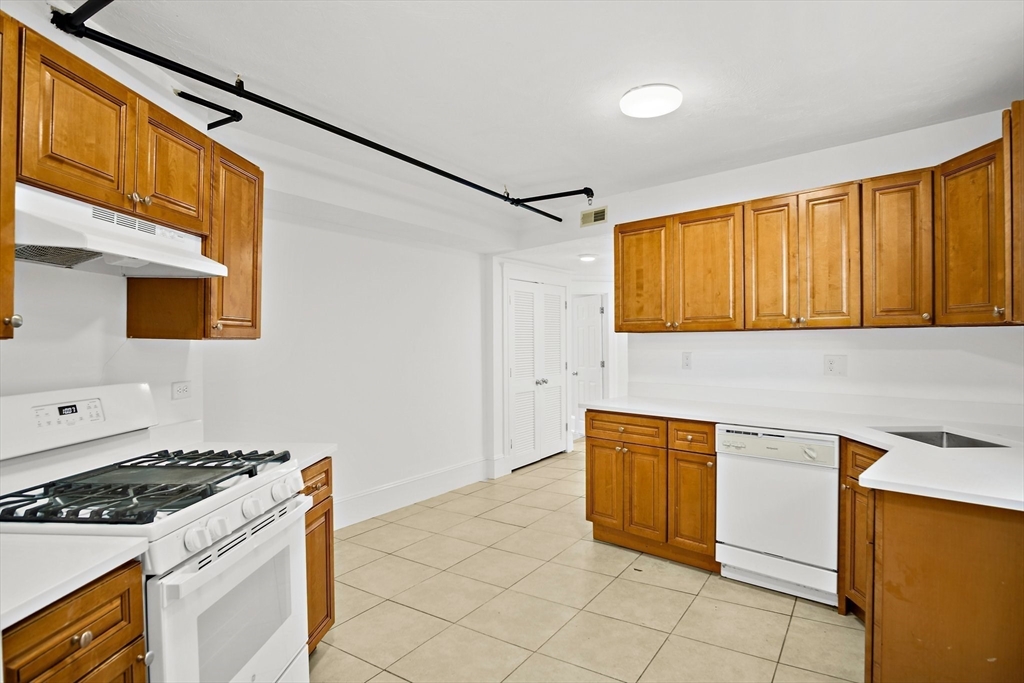 2 Walnut, Dorchester